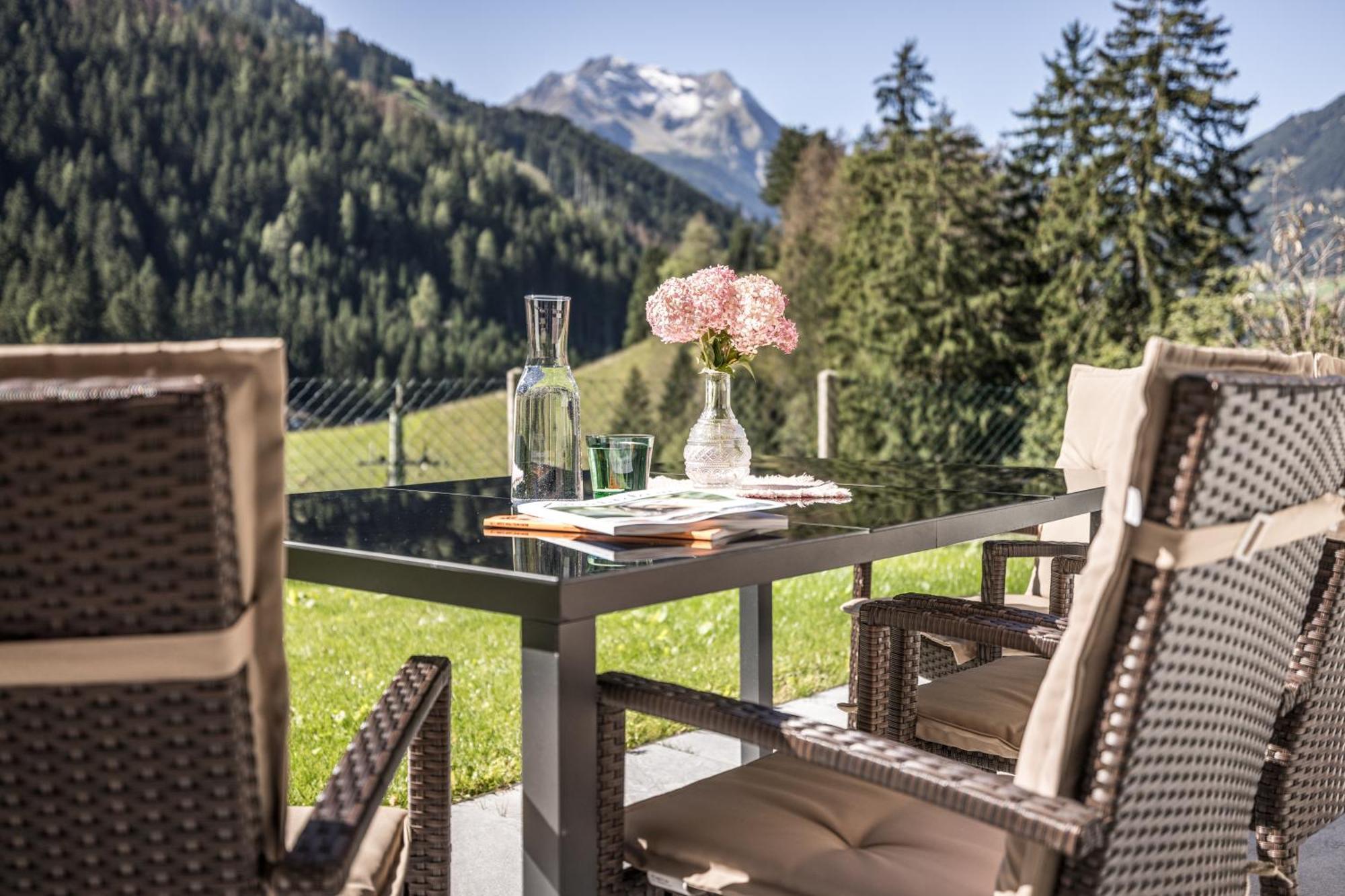 Natur Zeit - Alpine Garden Apartments مايرهوفن المظهر الخارجي الصورة